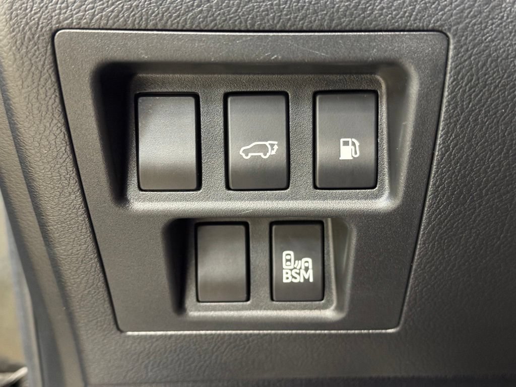 Used 2013 Lexus RX 450h AWD w/ Navigation Pkg image 38