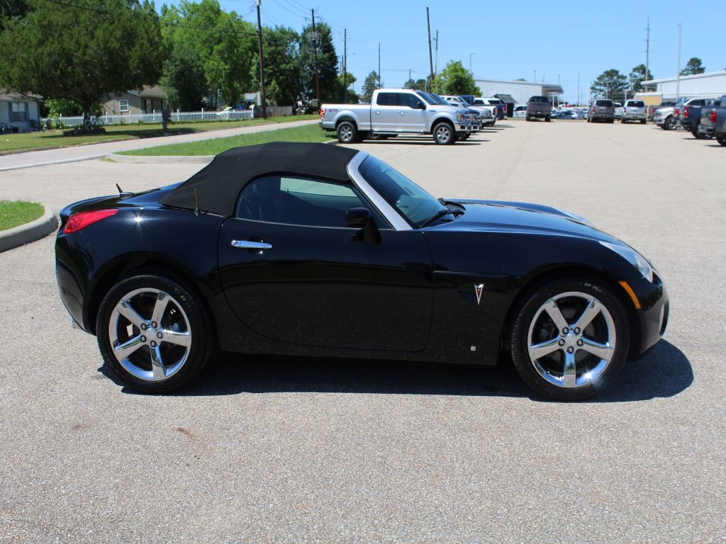 Used 2009 Pontiac Solstice Convertible w/ Preferred Package RWD image 3