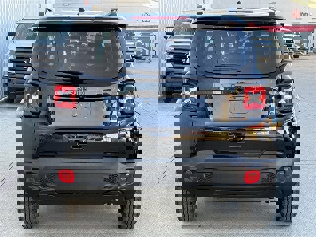 Used 2023 Jeep Renegade Latitude image 5