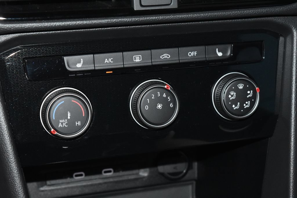 Certified 2025 Volkswagen Taos S AWD/4WD image 11