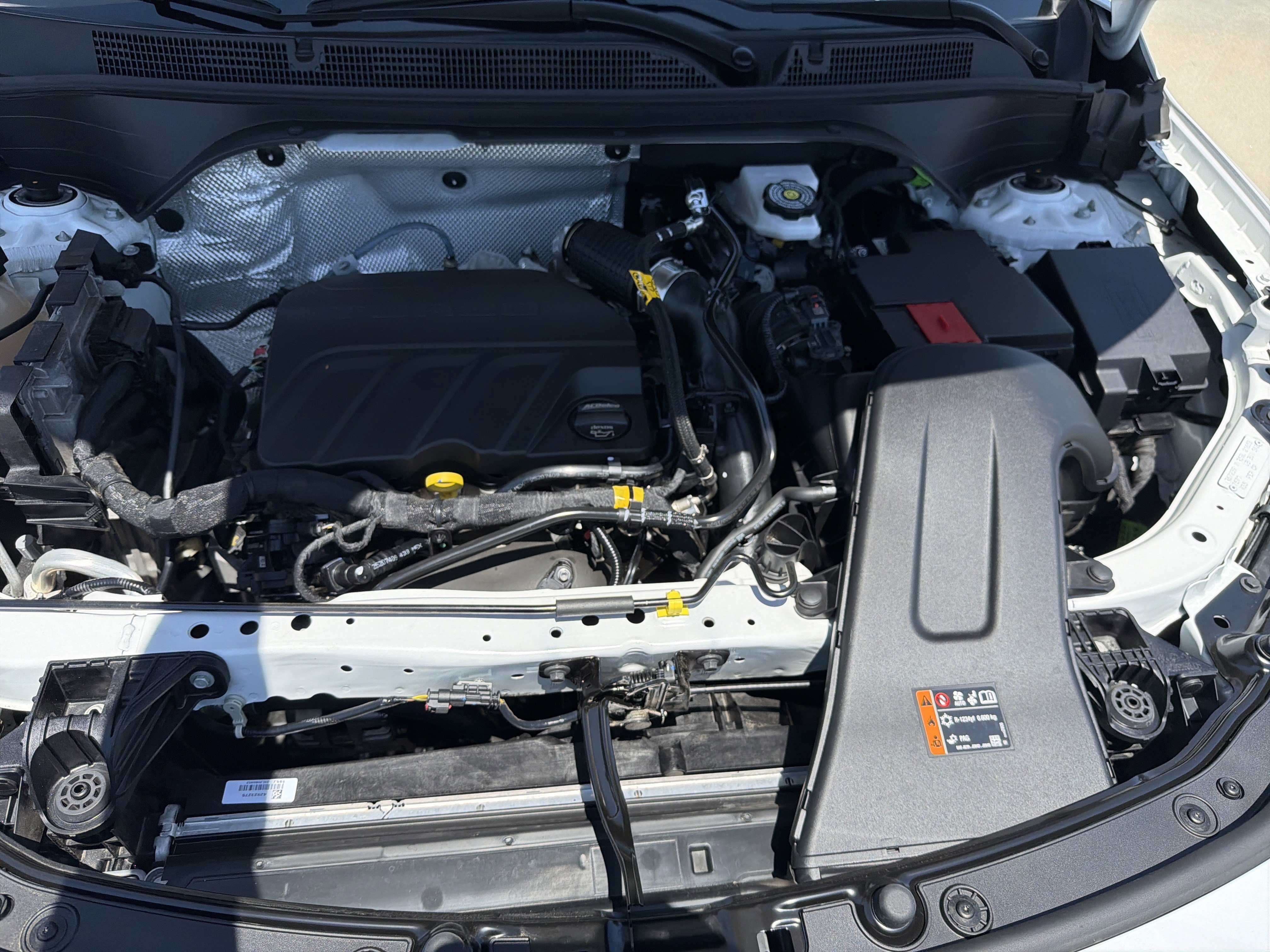 Used 2025 Buick Envista Sport Touring w/ Convenience I Package FWD image 33