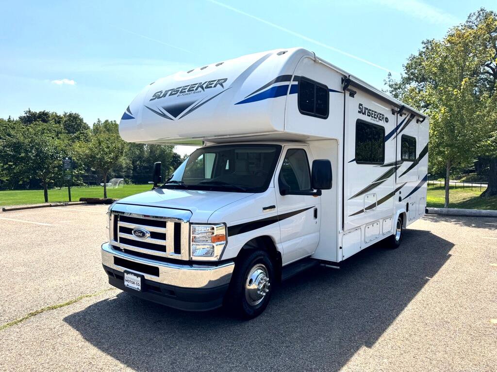 Used 2021 Ford E-450 and Econoline 450 Super Duty w/ Motorhome Prep Package image 3
