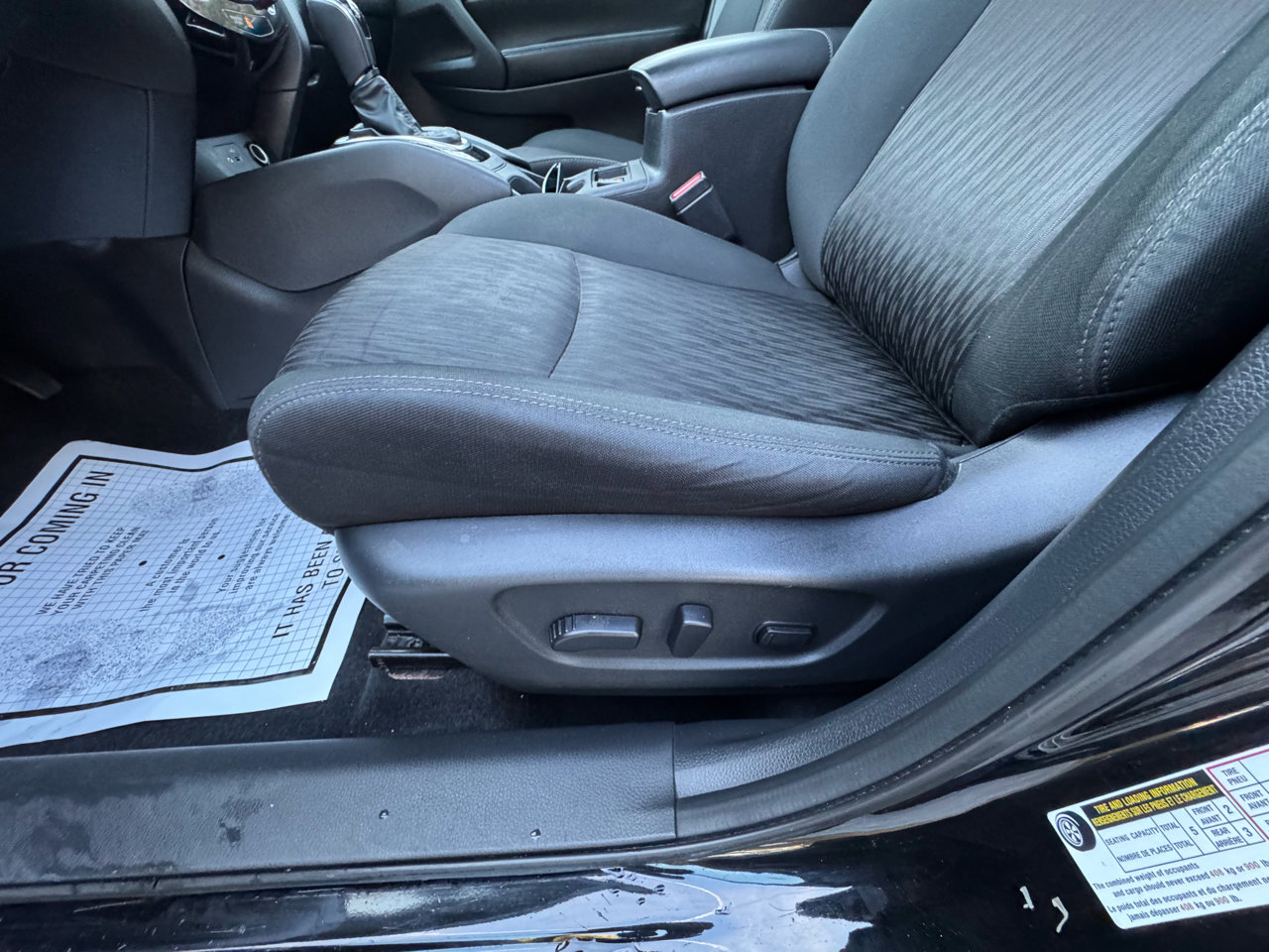 Used 2019 Nissan Rogue SV w/ Premium Package image 17