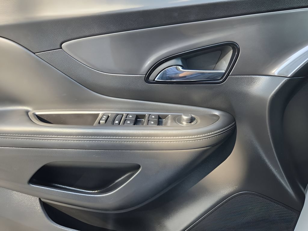 Used 2020 Buick Encore Preferred FWD image 20