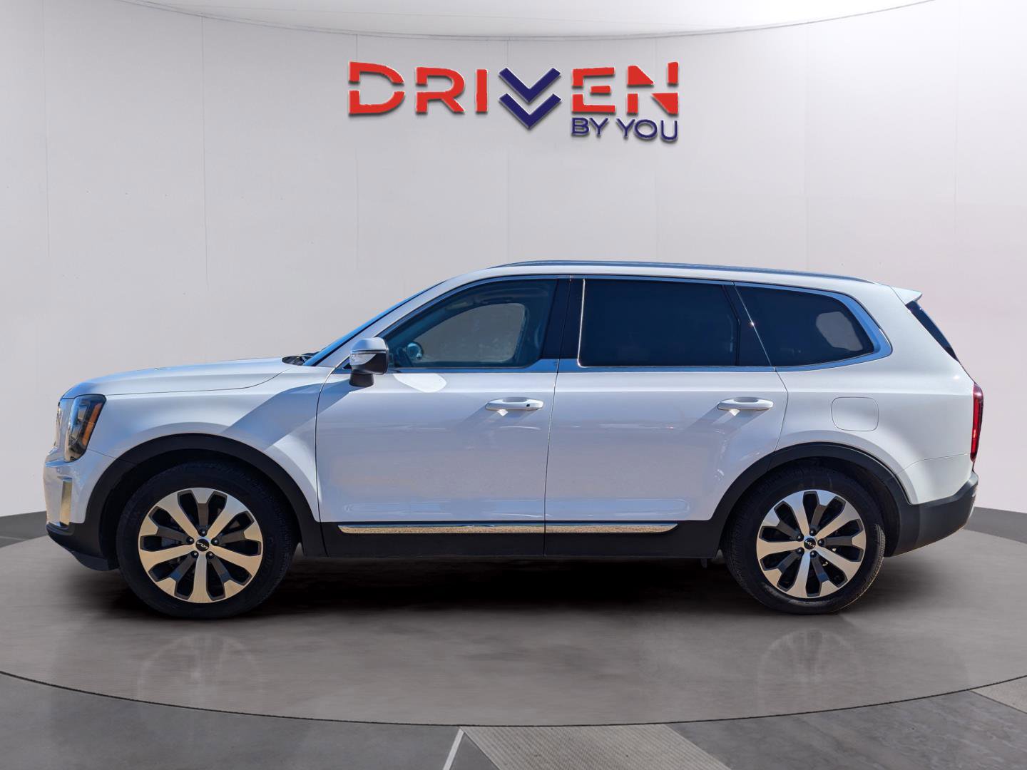 Used 2022 Kia Telluride EX w/ EX Premium Package image 2