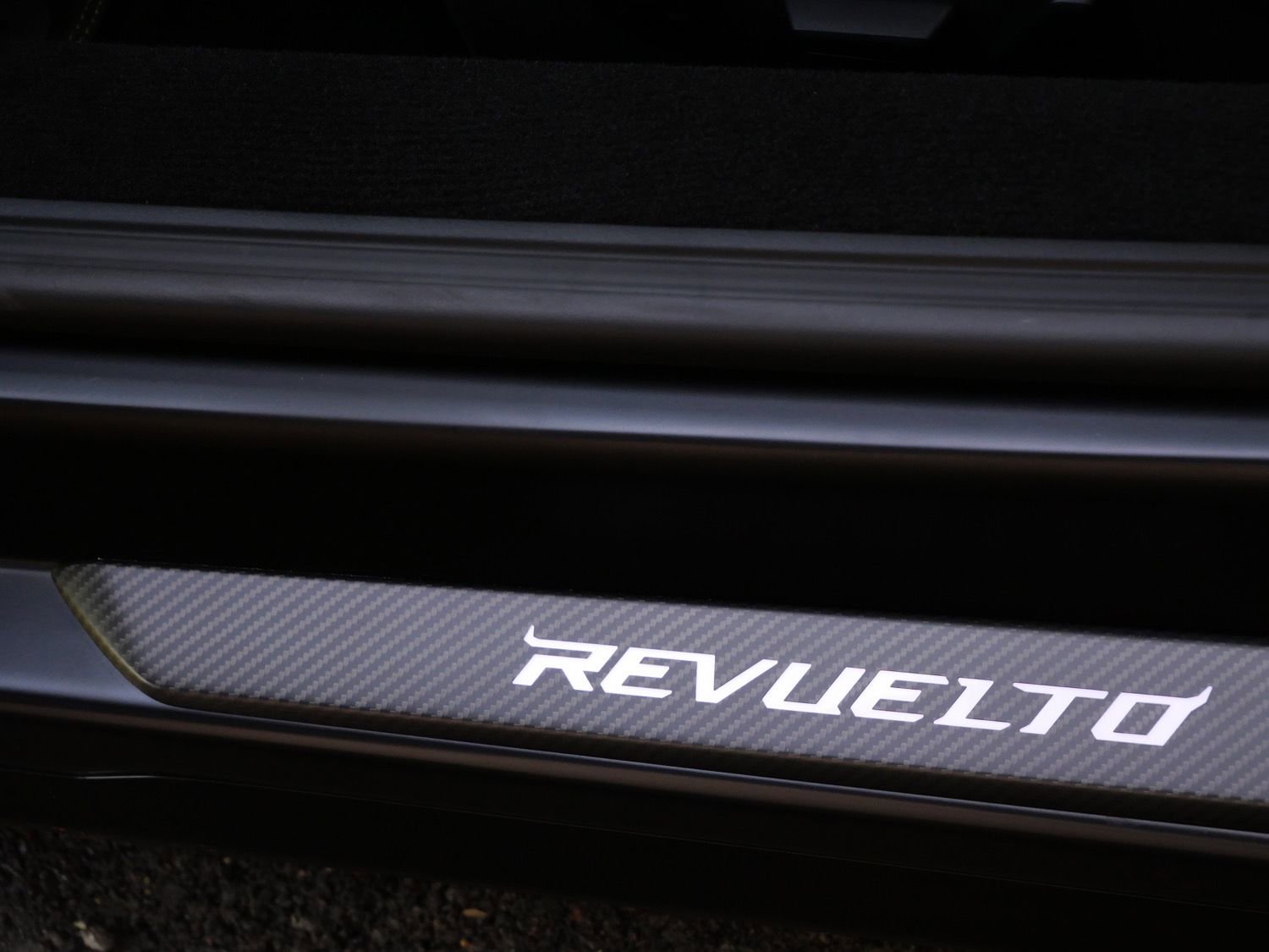 Used 2025 Lamborghini Revuelto AWD/4WD image 28