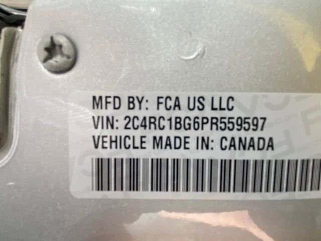 Used 2023 Chrysler Pacifica Touring-L image 28