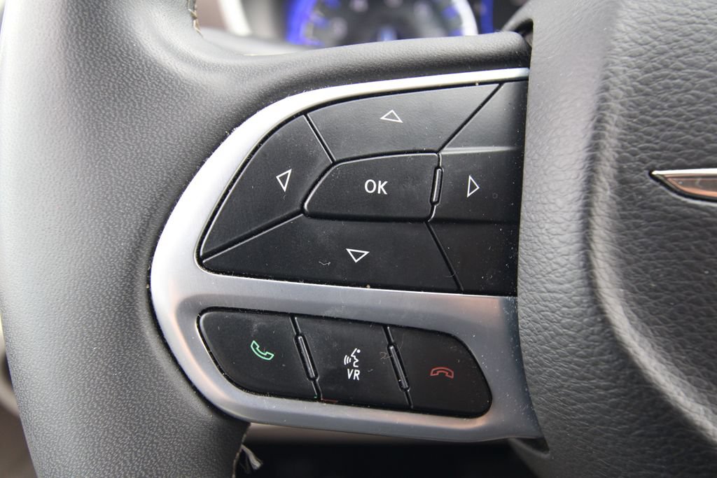 Used 2022 Chrysler Voyager LX FWD image 21