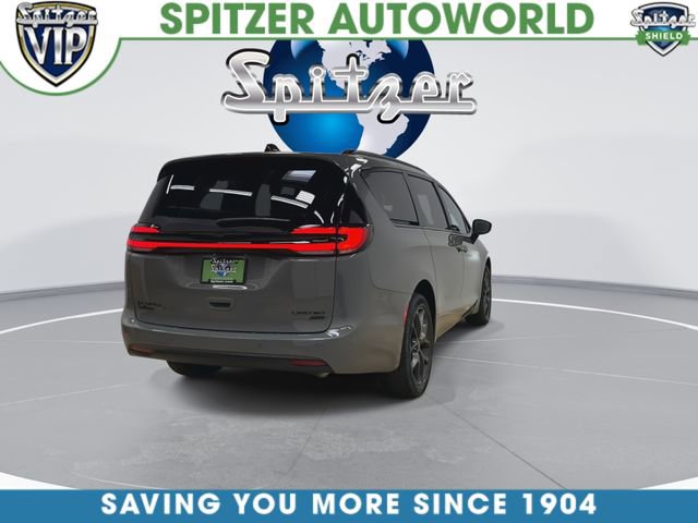 Used 2025 Chrysler Pacifica Limited AWD/4WD image 10