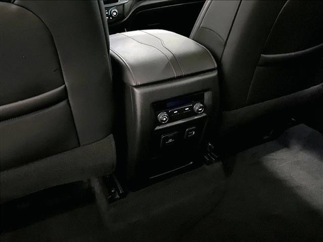 Used 2023 Chevrolet Traverse RS FWD image 25