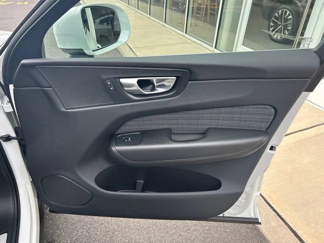 Certified 2023 Volvo XC60 B5 Core AWD/4WD image 14