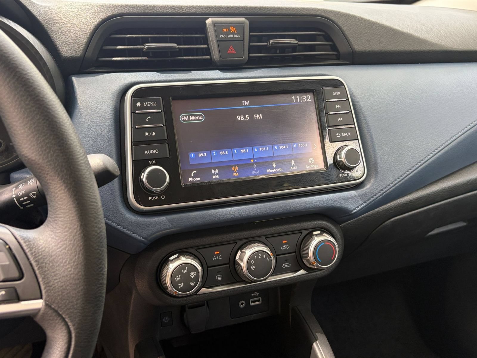 Used 2025 Nissan Versa SV FWD image 20