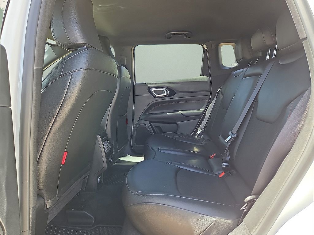 Used 2025 Jeep Compass Trailhawk image 15