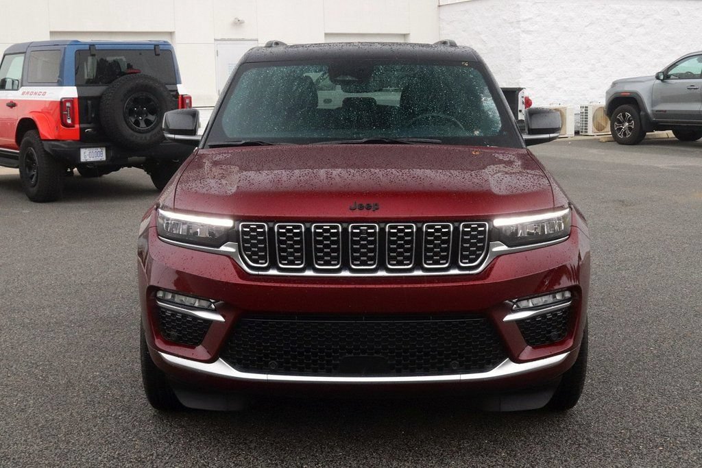 Used 2025 Jeep Grand Cherokee Summit AWD/4WD image 2