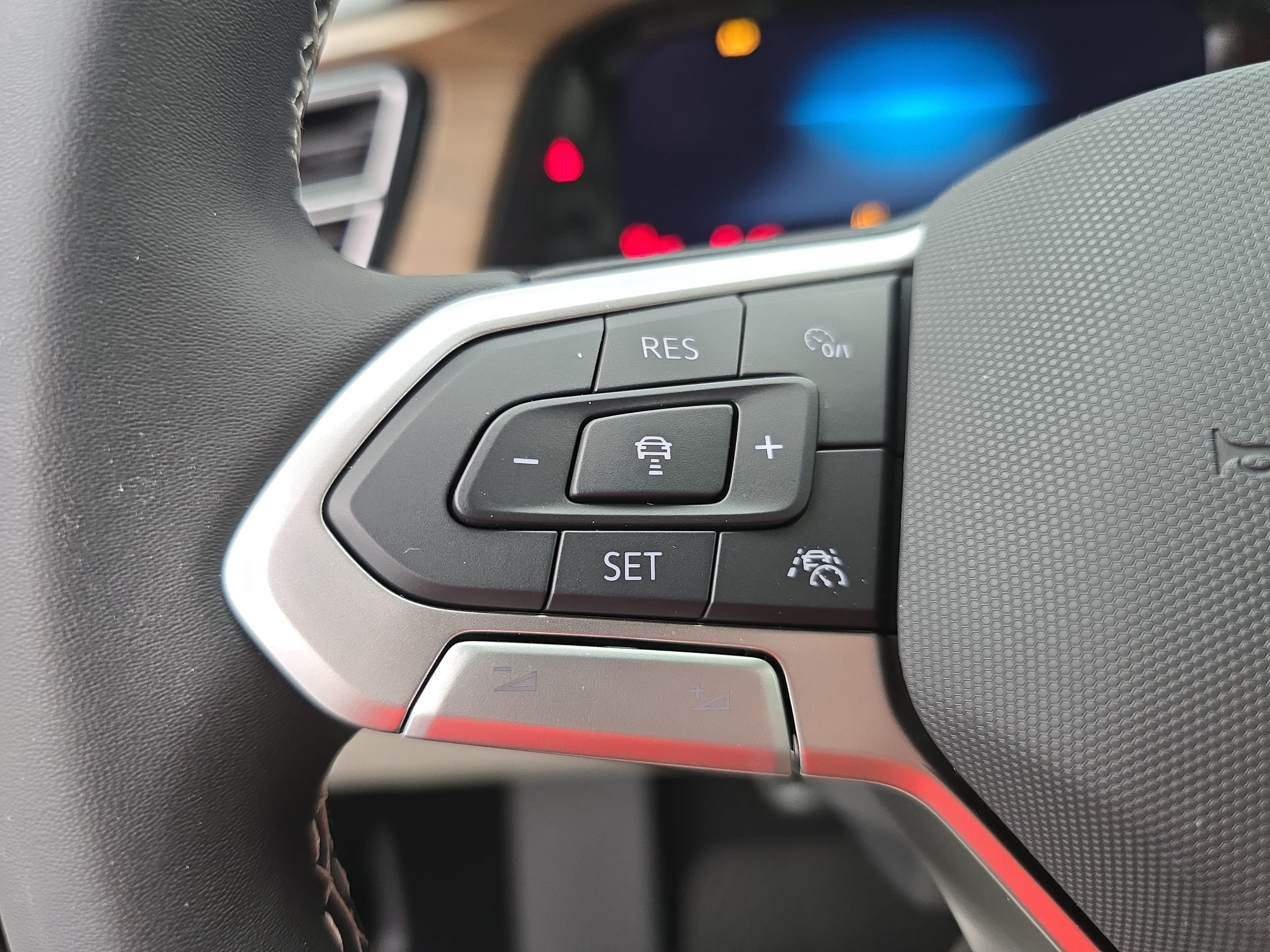 New 2026 Volkswagen Atlas SE FWD image 18