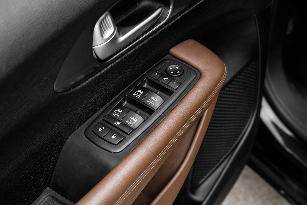 Used 2018 Chrysler Pacifica Limited image 60