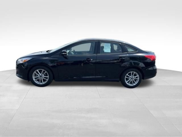 Used 2017 Ford Focus SE FWD image 4