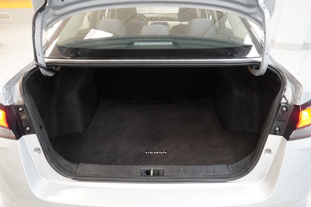 Used 2021 Nissan Versa SV image 12
