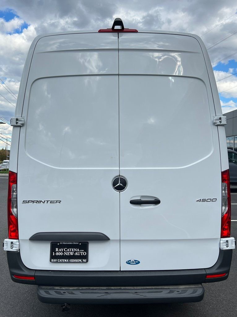New 2025 Mercedes-Benz Sprinter 4500 image 4