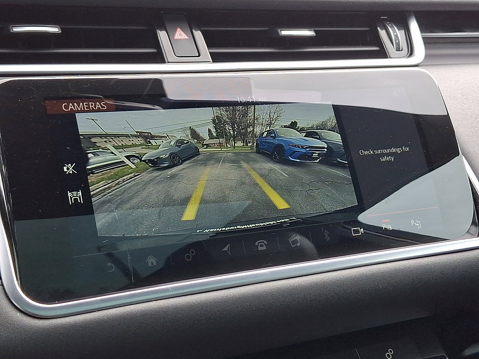 Used 2020 Land Rover Range Rover Evoque SE image 19