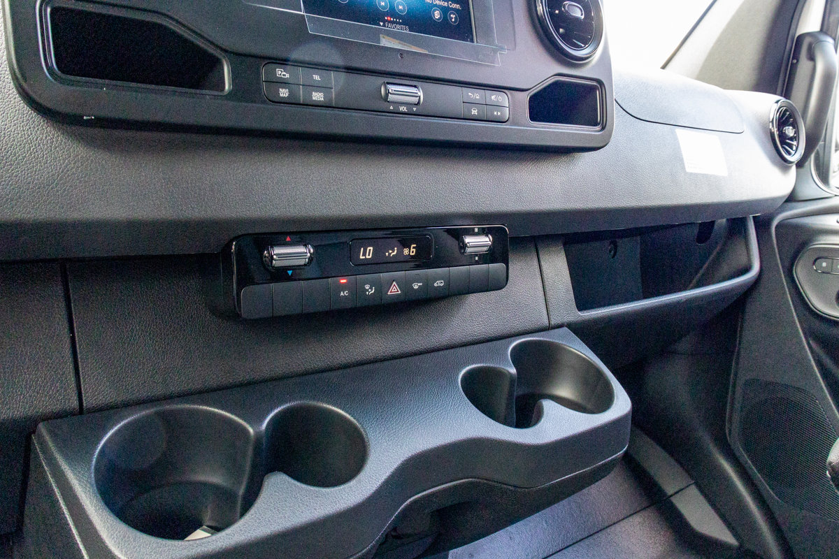 Used 2024 Mercedes-Benz Sprinter 2500 image 25