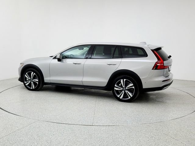 Certified 2025 Volvo V60 B5 Cross Country Plus image 7
