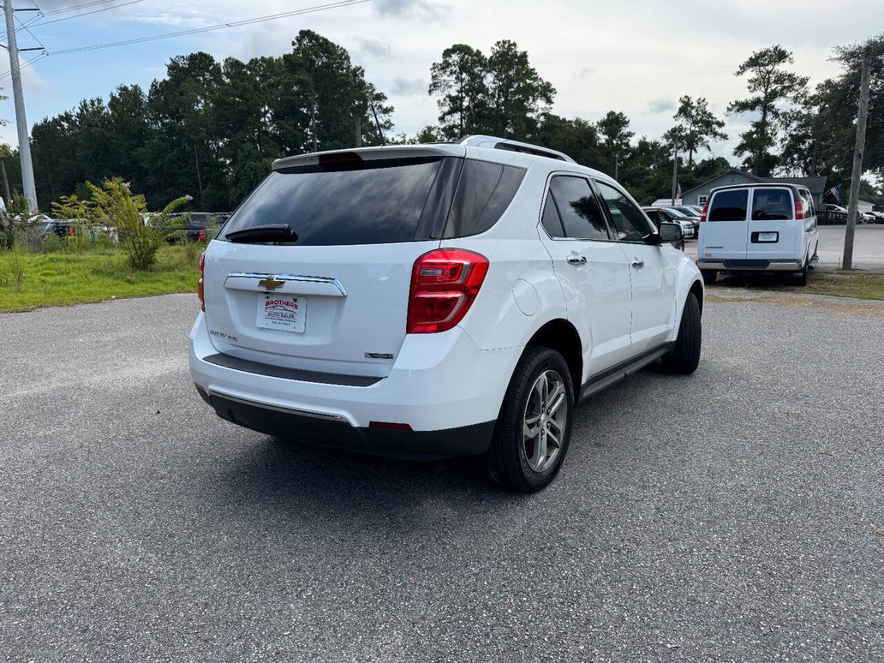 Used 2017 Chevrolet Equinox Premier w/ Enhanced Convenience Package AWD/4WD image 7