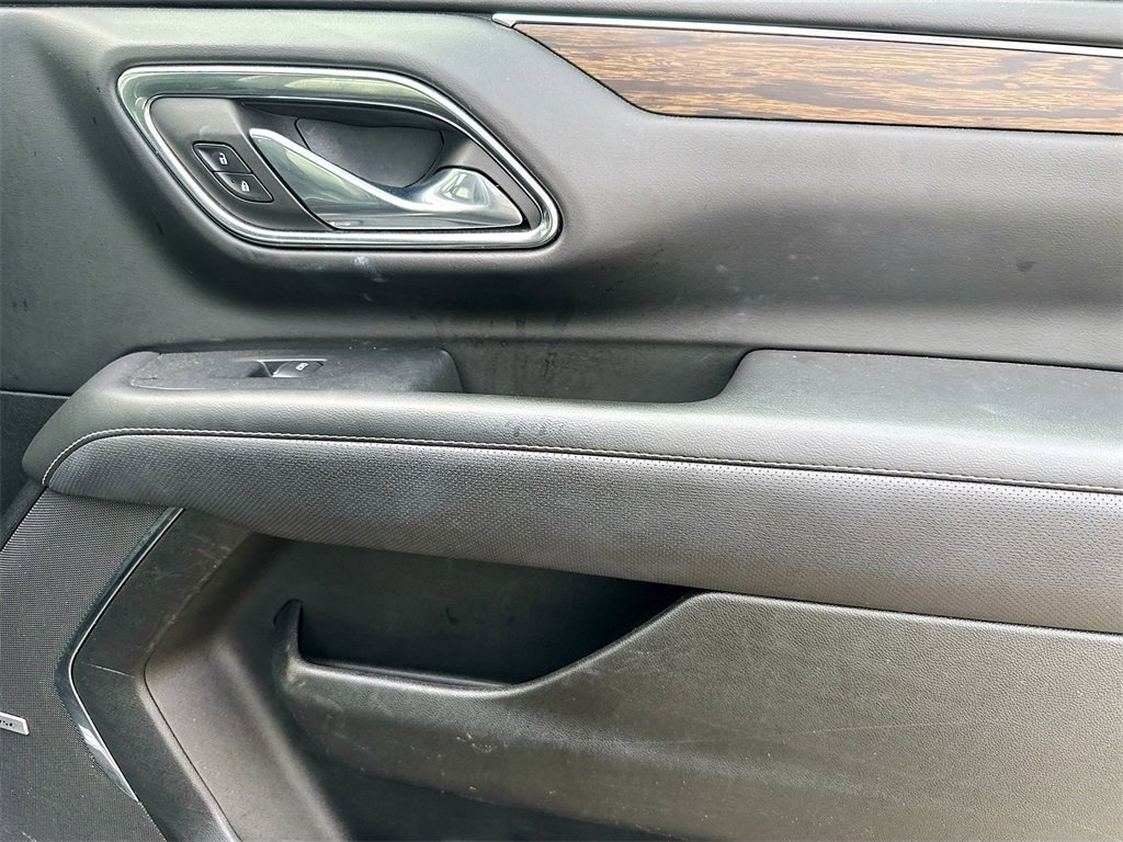 Used 2023 Chevrolet Suburban Premier image 33
