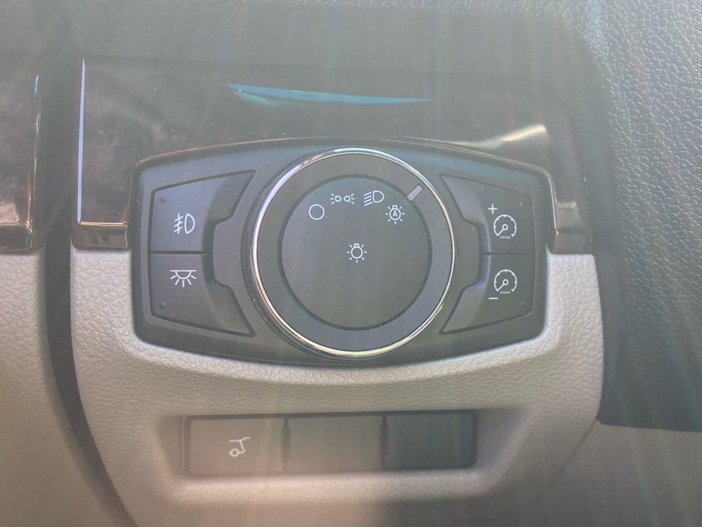 Used 2013 Ford Explorer Limited image 24