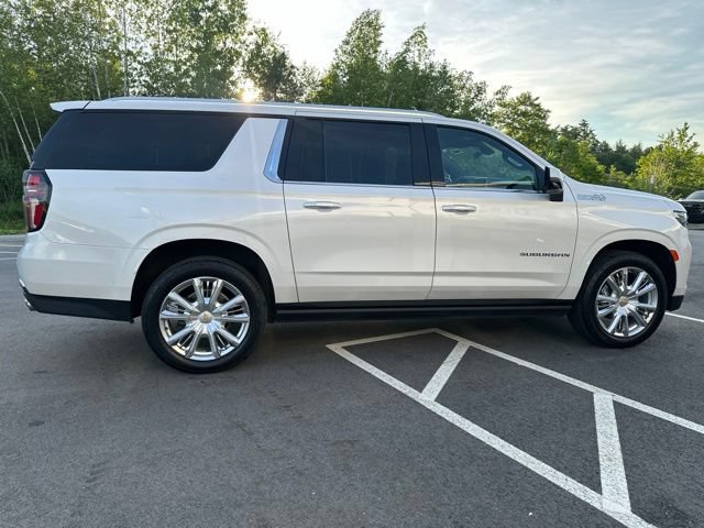 Used 2022 Chevrolet Suburban High Country AWD/4WD image 6