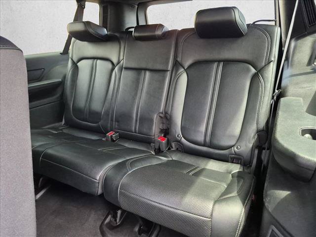 Used 2024 Jeep Wagoneer L Series II w/ Flexible Seating Group AWD/4WD image 20