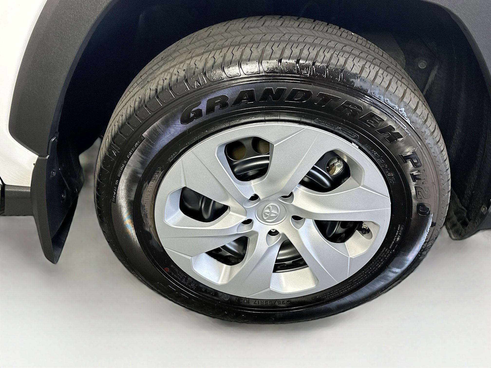 Certified 2025 Toyota RAV4 LE FWD image 11