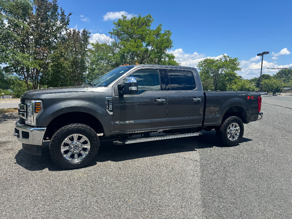 Used 2019 Ford F250 XLT w/ XLT Premium Package AWD/4WD image 1