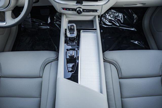 New 2026 Volvo XC60 T8 Ultra w/ Protection Package Premier image 26
