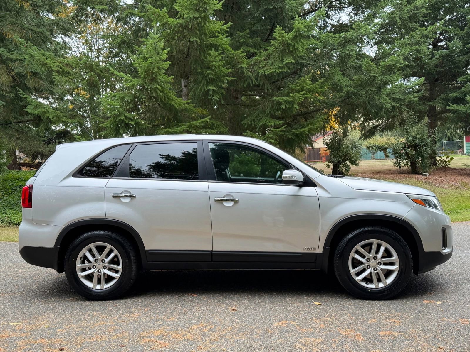 Used 2015 Kia Sorento LX image 6