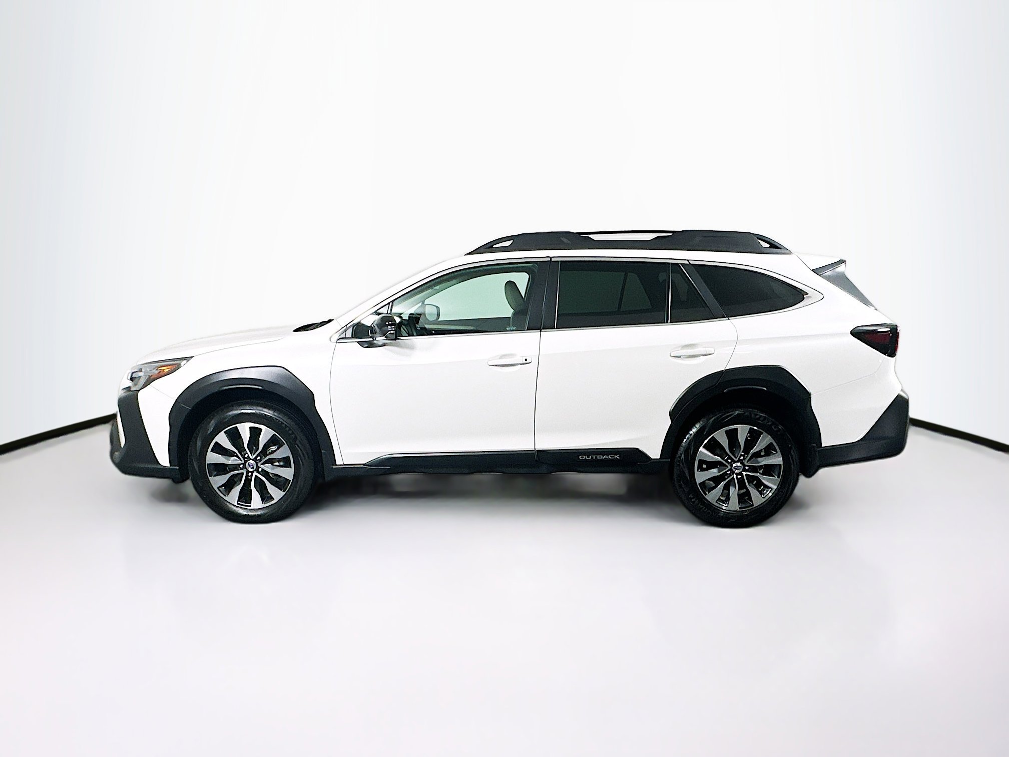 Used 2023 Subaru Outback Limited XT image 4