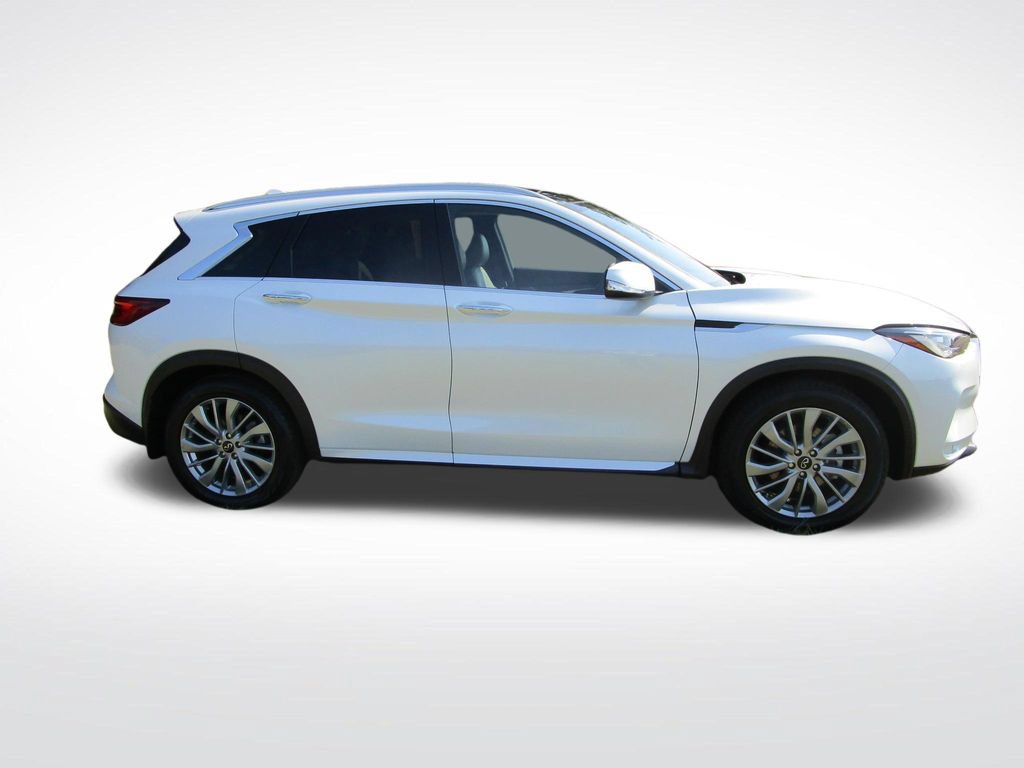 Used 2023 INFINITI QX50 Luxe w/ Cargo Package FWD image 9