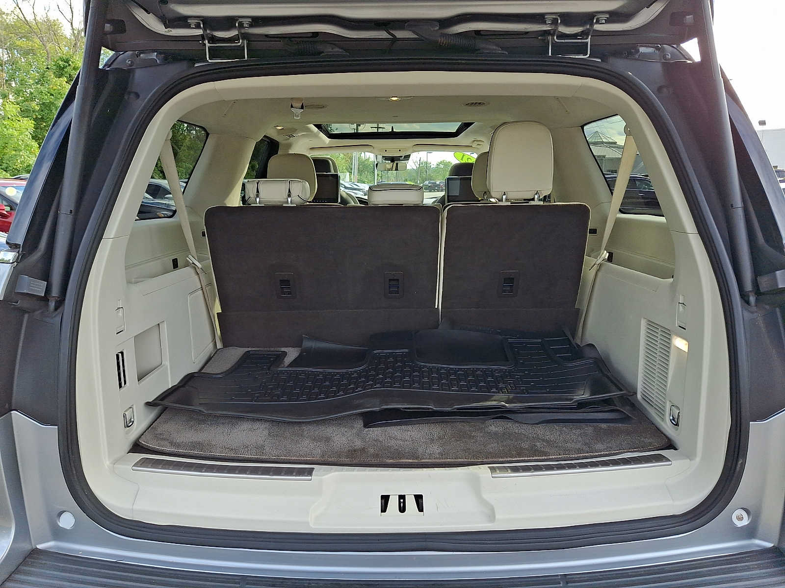 Used 2021 Lincoln Navigator L Black Label w/ Special Edition Package AWD/4WD image 29