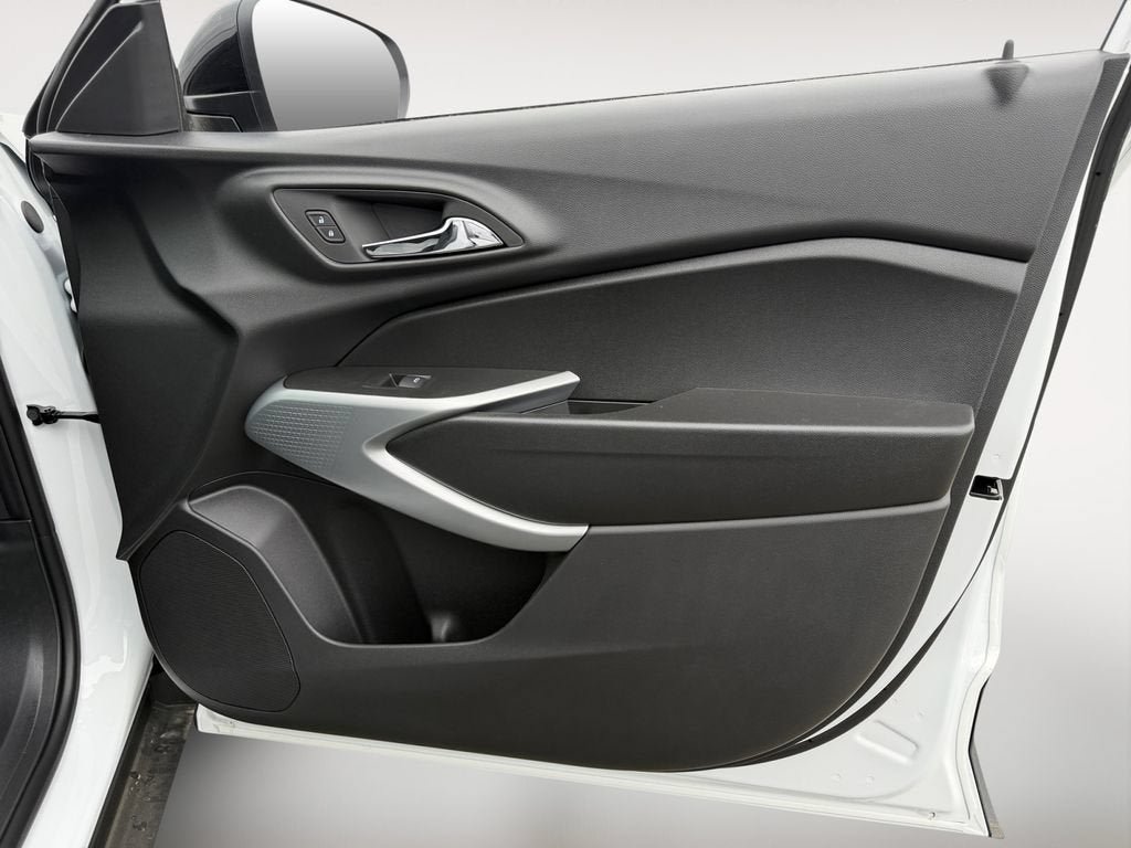 New 2026 Chevrolet Trax RS w/ Driver Confidence Package FWD image 25