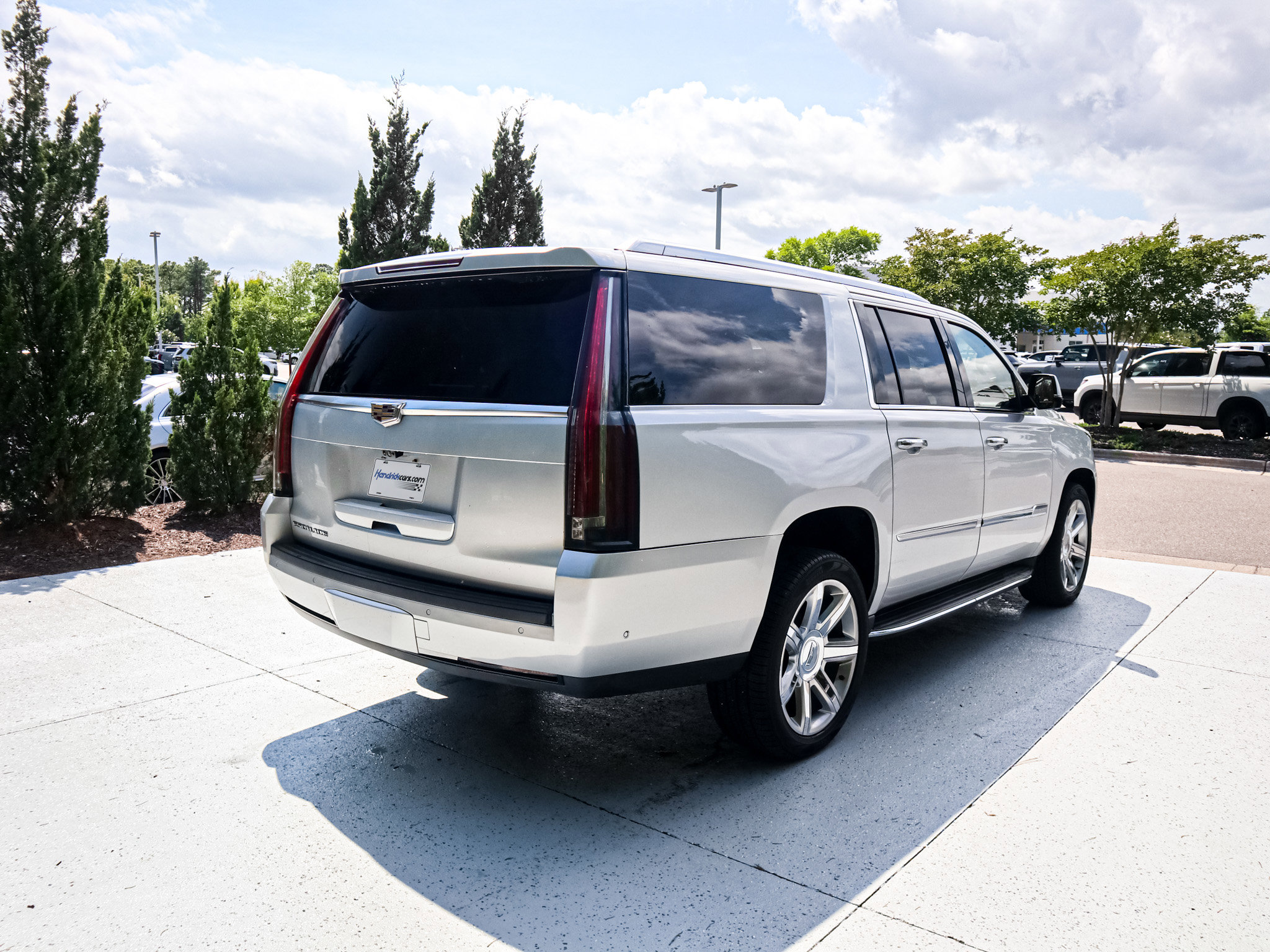 Used 2018 Cadillac Escalade ESV Luxury RWD image 12