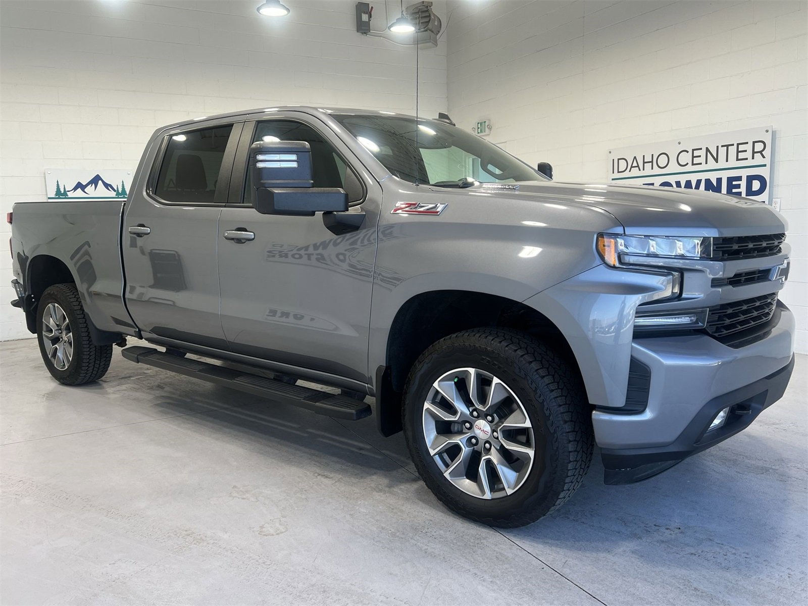 Used 2022 Chevrolet Silverado 1500 RST image 2