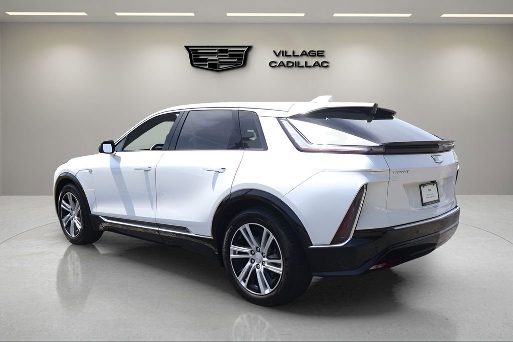 Certified 2024 Cadillac Lyriq Tech RWD image 3
