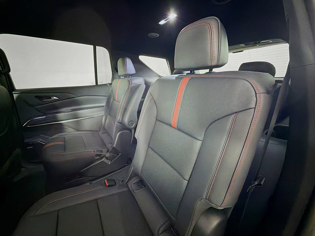 New 2026 Chevrolet Traverse RS w/ LPO, Floor Liner Package AWD/4WD image 18