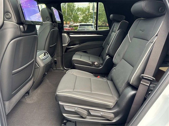 New 2026 Cadillac Escalade Luxury w/ LPO, Radiant Package image 13