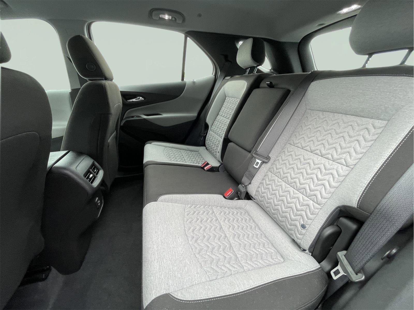 Used 2023 Chevrolet Equinox LS FWD image 14