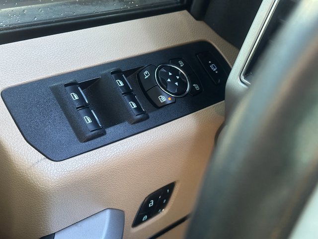 Used 2019 Ford F350 Lariat w/ Lariat Ultimate Package image 32