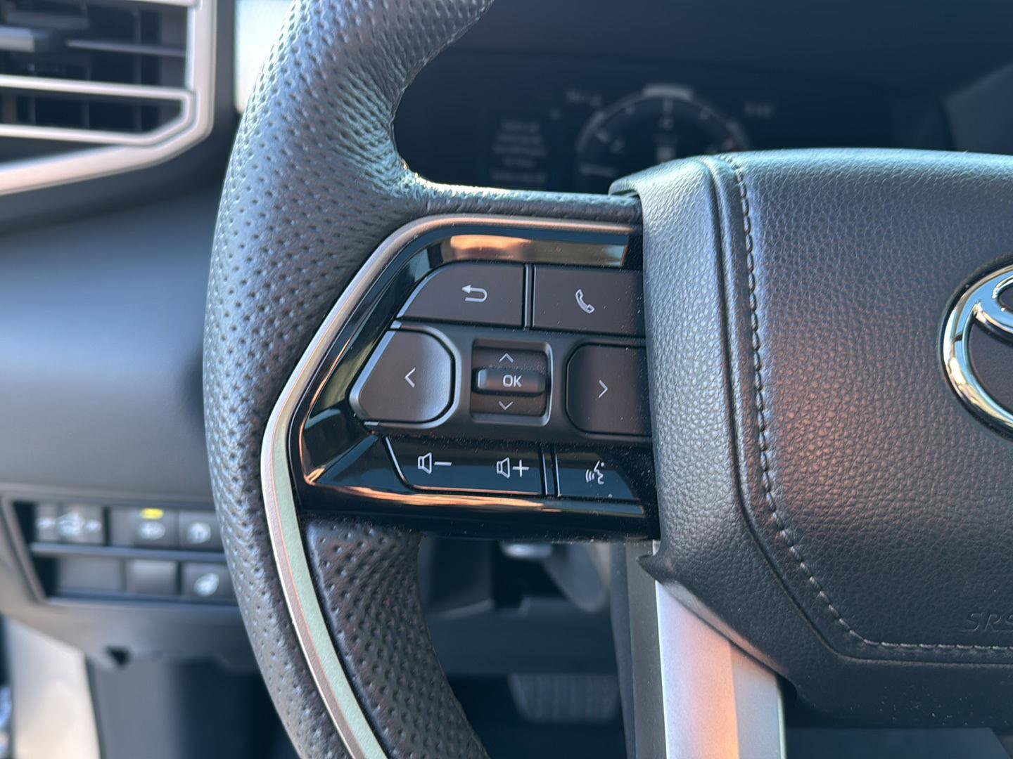 Used 2024 Toyota Tundra Limited image 18