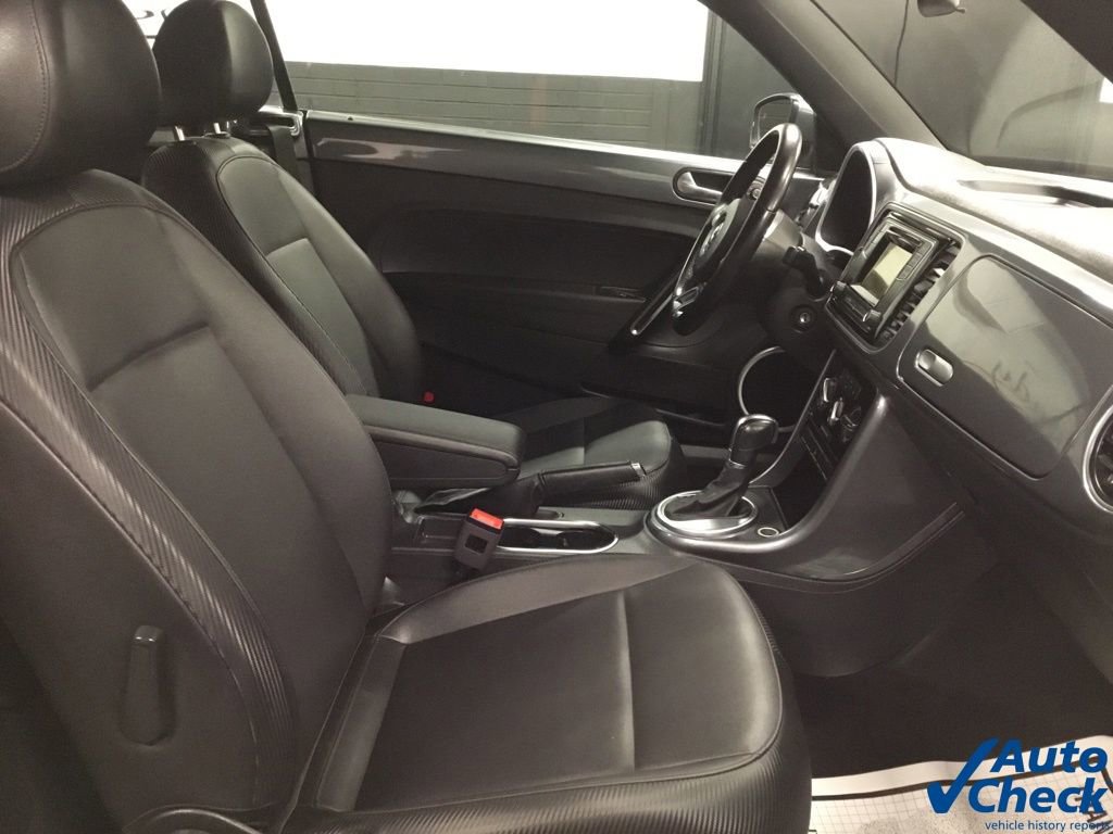 Used 2019 Volkswagen Beetle 2.0T S image 36