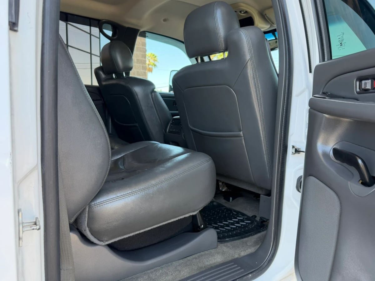 Used 2004 Chevrolet Silverado 2500 LT RWD image 44