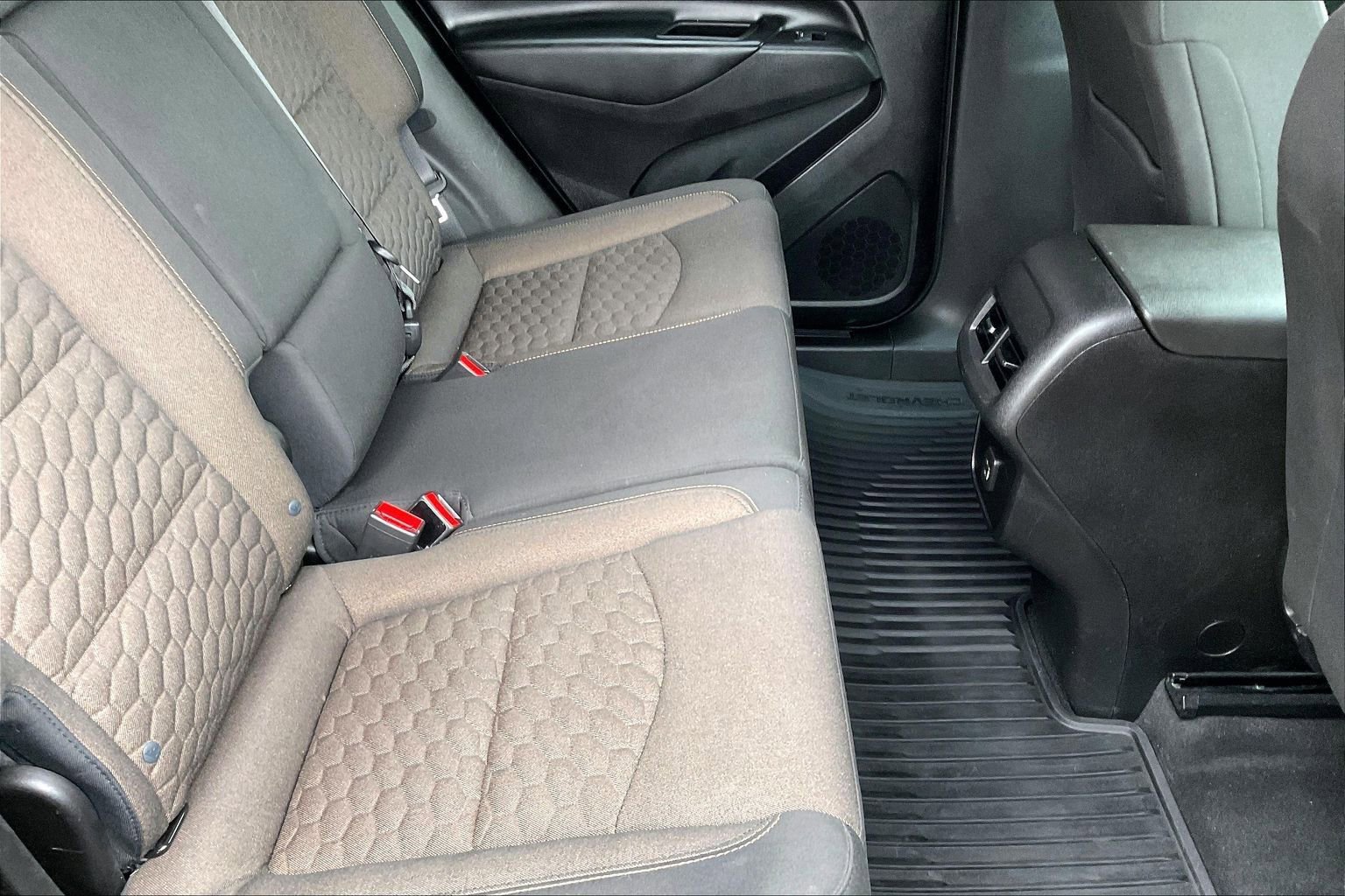 Used 2019 Chevrolet Equinox LT image 18